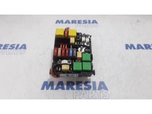 Used Fuse box Peugeot 308 SW (L4/L9/LC/LJ/LR) 1.6 BlueHDi 120 Price € 75,00 Margin scheme offered by Maresia Parts