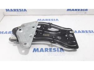 Used Rear window mechanism 2-door, right Peugeot 207 CC (WB) 1.6 16V Price € 50,00 Margin scheme offered by Maresia Parts