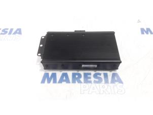 Usagé Amplificateur radio Peugeot 207 CC (WB) 1.6 16V Prix € 75,00 Règlement à la marge proposé par Maresia Parts