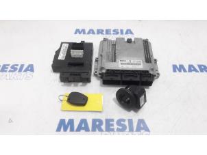 Used Engine management computer Renault Trafic New (FL) 2.0 dCi 16V 115 Price € 381,15 Inclusive VAT offered by Maresia Parts