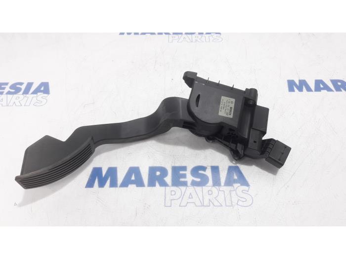 Throttle pedal position sensor Opel Combo 1.3 CDTI 16V ecoFlex