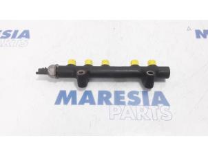 Used Fuel injector nozzle Peugeot 508 (8D) 1.6 HDiF 16V Price € 50,00 Margin scheme offered by Maresia Parts
