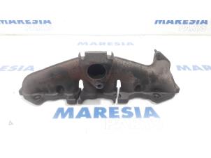 Used Exhaust manifold Peugeot 307 CC (3B) 2.0 HDIF 16V Price € 50,00 Margin scheme offered by Maresia Parts