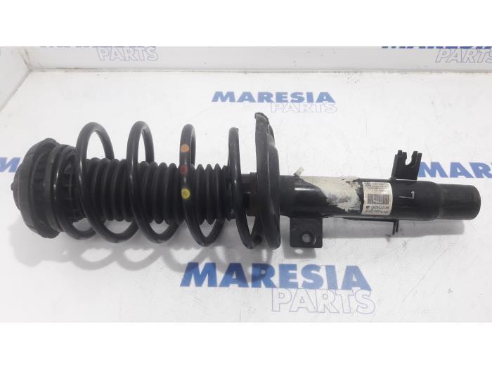 Front shock absorber rod, left from a Citroën C4 Cactus (0B/0P) 1.6 Blue Hdi 100 2016