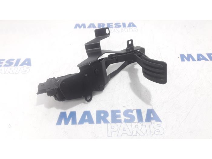 Begagnade Gaspedalsensor Peugeot Expert (G9) 2.0 HDi 120 Pris € 30,00 Marginaltabell erbjuds av Maresia Parts