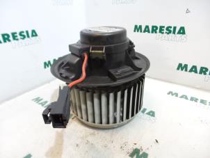 Usados Motor de ventilador de calefactor Alfa Romeo GT (937) 1.9 JTD 16V Multijet Precio € 25,00 Norma de margen ofrecido por Maresia Parts