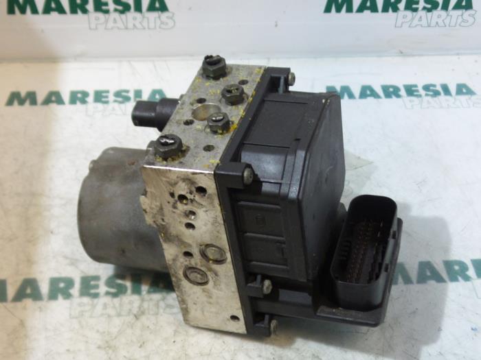 Gebrauchte ABS Pumpe Alfa Romeo GT (937) 1.9 JTD 16V Multijet Preis € 80,00 Margenregelung angeboten von Maresia Parts