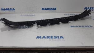 Used Grille Peugeot 208 I (CA/CC/CK/CL) 1.2 Vti 12V PureTech 82 Price € 50,00 Margin scheme offered by Maresia Parts