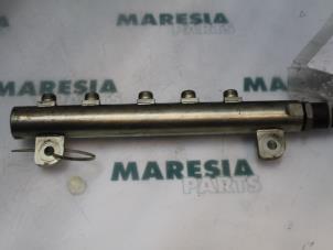 Używane Listwa wtryskowa Fiat Strada (178/278) 1.9 JTD Cena € 105,00 Procedura marży oferowane przez Maresia Parts