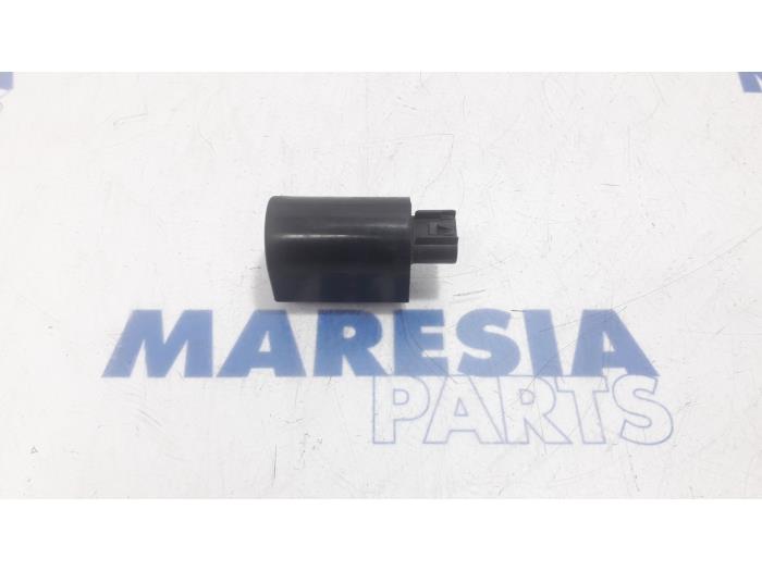 Begagnade Relä Fiat Scudo (270) 2.0 D Multijet Pris € 35,00 Marginaltabell erbjuds av Maresia Parts