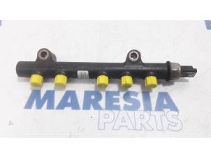 Used Fuel injector nozzle Peugeot 508 (8D) 1.6 HDiF 16V Price € 50,00 Margin scheme offered by Maresia Parts