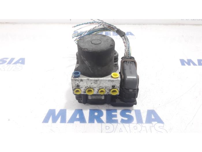 Begagnade ABS-pump Peugeot Expert (G9) 2.0 HDi 120 Pris € 125,00 Marginaltabell erbjuds av Maresia Parts