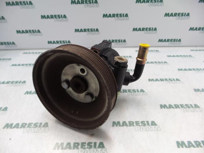 Usagé Pompe de direction Alfa Romeo GT (937) 1.9 JTD 16V Multijet Prix € 50,00 Règlement à la marge proposé par Maresia Parts