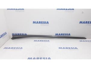 Used A-pillar cover, right Peugeot 3008 I (0U/HU) 1.6 VTI 16V Price € 25,00 Margin scheme offered by Maresia Parts