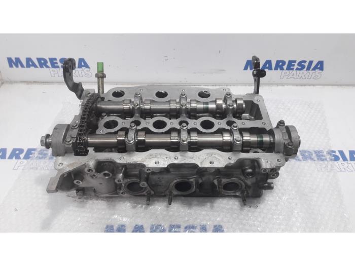 Usagé Culasse Citroen C5 III Tourer (RW) 2.7 HDiF V6 24V Autom. Prix € 315,00 Règlement à la marge proposé par Maresia Parts