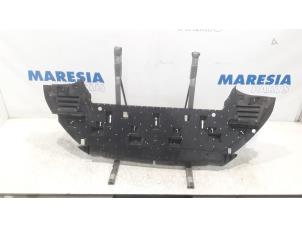 Used Engine protection panel Peugeot 5008 I (0A/0E) 1.6 HDiF 16V Price € 50,00 Margin scheme offered by Maresia Parts