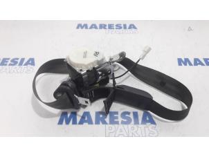 Used Front seatbelt, right Renault Clio III (BR/CR) 2.0 16V GT Price € 50,00 Margin scheme offered by Maresia Parts