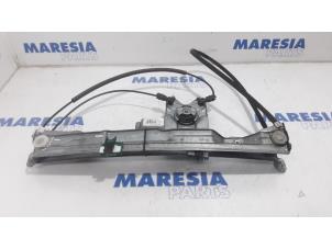 Used Window mechanism 2-door, front right Renault Clio III (BR/CR) 2.0 16V GT Price € 24,99 Margin scheme offered by Maresia Parts