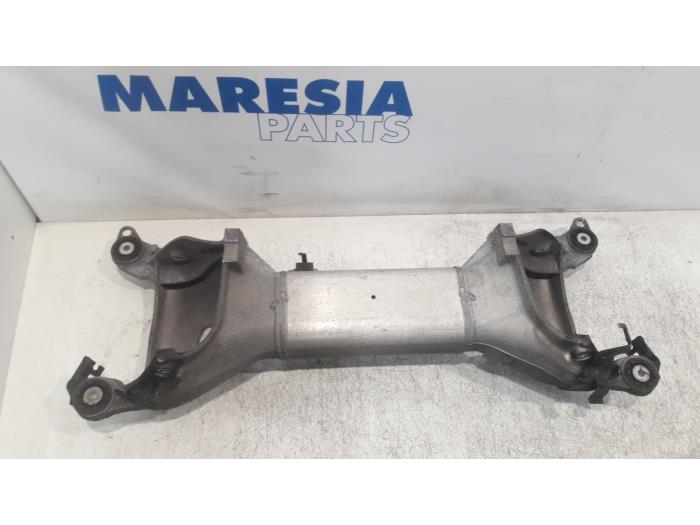 Rear support beam from a Peugeot 508 SW (8E/8U) 1.6 HDiF 16V 2013