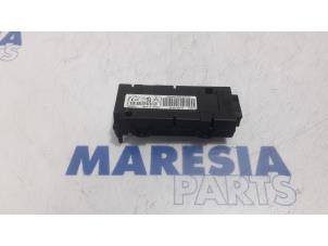 Used Tyre pressure module Peugeot 308 CC (4B) 2.0 HDiF 16V Price € 50,00 Margin scheme offered by Maresia Parts