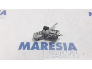 Used Ignition lock + key Peugeot 508 SW (8E/8U) 1.6 HDiF 16V Price € 60,00 Margin scheme offered by Maresia Parts
