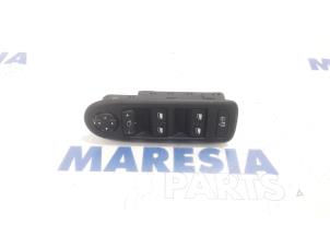 Używane Przelacznik combi okienny Peugeot 508 SW (8E/8U) 1.6 HDiF 16V Cena € 60,00 Procedura marży oferowane przez Maresia Parts