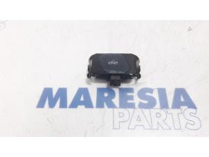 Used Rain sensor Citroen Jumpy (G9) 2.0 HDiF 16V 125 Price € 48,40 Inclusive VAT offered by Maresia Parts