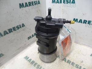 Usagé Boîtier de filtre carburant Renault Vel Satis (BJ) 3.0 dCi V6 24V Prix € 35,00 Règlement à la marge proposé par Maresia Parts