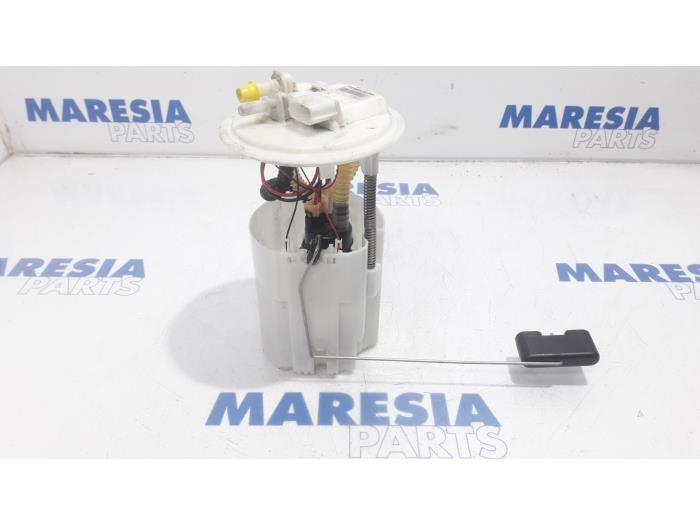 Usagé Pompe à carburant Renault Grand Scénic III (JZ) 1.5 dCi 110 Prix € 90,00 Règlement à la marge proposé par Maresia Parts