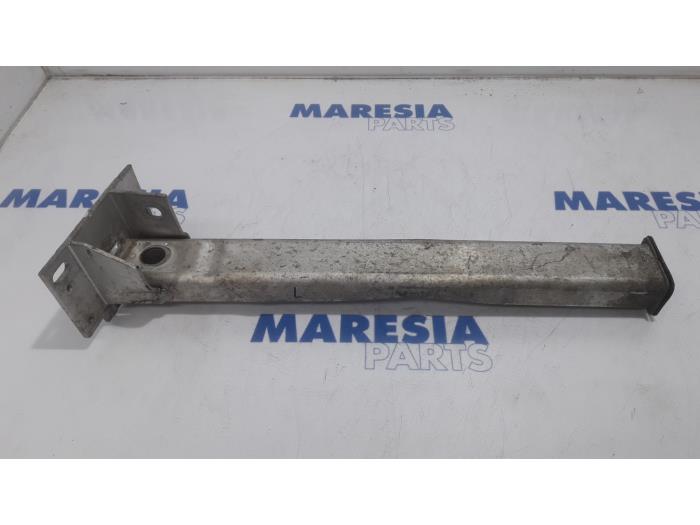 Used Subframe Peugeot 308 CC (4B) 2.0 HDiF 16V Price € 25,00 Margin scheme offered by Maresia Parts