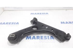 Usagé Bras de suspension bas avant droit Peugeot Bipper (AA) 1.4 HDi Prix € 25,00 Règlement à la marge proposé par Maresia Parts