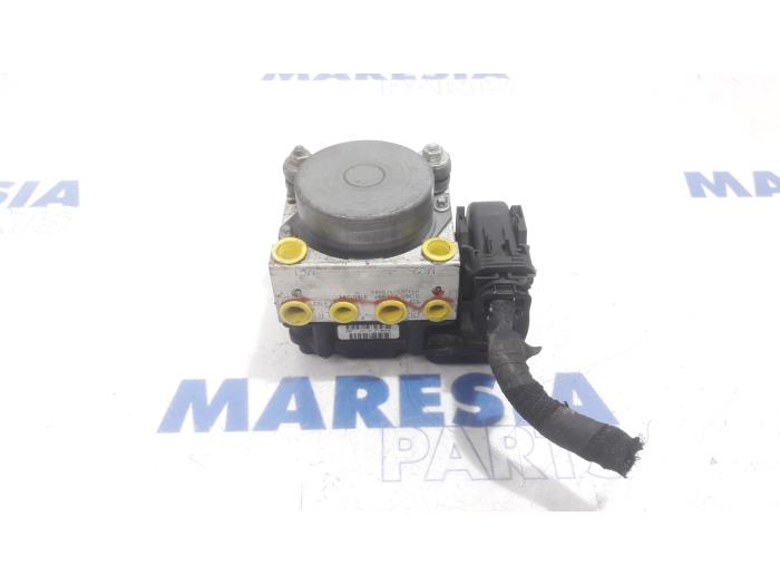 Usagé Pompe ABS Peugeot Bipper (AA) 1.4 HDi Prix € 210,00 Règlement à la marge proposé par Maresia Parts