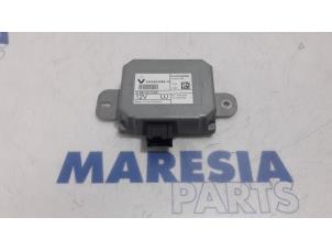 Used Voltage stabiliser Renault Grand Scénic III (JZ) 1.5 dCi 110 Price € 35,00 Margin scheme offered by Maresia Parts