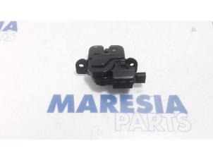 Used Tailgate lock mechanism Renault Grand Scénic III (JZ) 1.5 dCi 110 Price € 14,95 Margin scheme offered by Maresia Parts