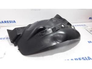 Used Wheel arch liner Renault Clio IV (5R) 0.9 Energy TCE 90 12V Price € 25,00 Margin scheme offered by Maresia Parts