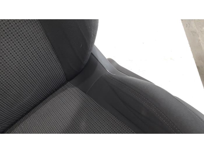 Fotel lewy z Peugeot 508 (8D) 1.6 THP 16V 2011