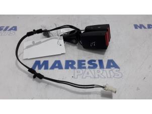 Used Rear seatbelt buckle, left Peugeot 508 (8D) 1.6 THP 16V Price € 50,00 Margin scheme offered by Maresia Parts