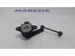 Used Headlight motor Peugeot Expert (G9) 2.0 HDi 120 Price € 60,50 Inclusive VAT offered by Maresia Parts