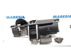 Usados Juego de airbags Peugeot 207 CC (WB) 1.6 16V Precio € 367,50 Norma de margen ofrecido por Maresia Parts