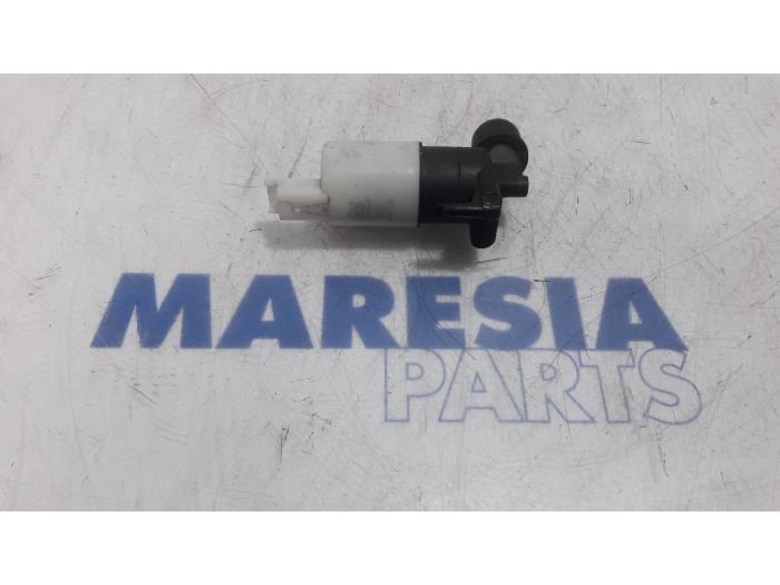 Używane Pompa spryskiwacza przód Citroen Jumpy (G9) 1.6 HDI 16V Cena € 12,10 Z VAT oferowane przez Maresia Parts