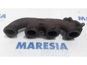 Used Exhaust manifold Renault Trafic New (FL) 2.0 dCi 16V 115 Price € 60,50 Inclusive VAT offered by Maresia Parts