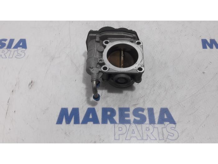 Usagé Boitier papillon Renault Koleos I 2.5 16V Prix € 39,95 Règlement à la marge proposé par Maresia Parts