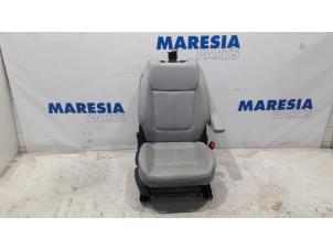 Używane Fotel prawy Peugeot 5008 I (0A/0E) 1.6 VTI 16V Cena € 262,50 Procedura marży oferowane przez Maresia Parts