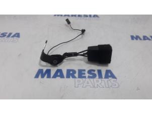 Used Rear seatbelt buckle, left Peugeot 5008 I (0A/0E) 1.6 VTI 16V Price € 40,00 Margin scheme offered by Maresia Parts