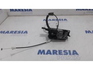 Used Rear door mechanism 4-door, right Peugeot 5008 I (0A/0E) 1.6 VTI 16V Price € 35,00 Margin scheme offered by Maresia Parts