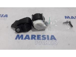Usagé Ceinture de sécurité arrière droite Peugeot 5008 I (0A/0E) 1.6 VTI 16V Prix € 35,00 Règlement à la marge proposé par Maresia Parts