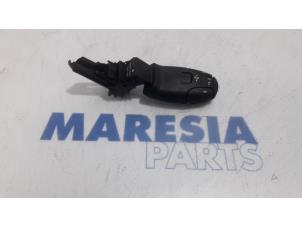 Used Steering wheel mounted radio control Peugeot 5008 I (0A/0E) 1.6 VTI 16V Price € 50,00 Margin scheme offered by Maresia Parts