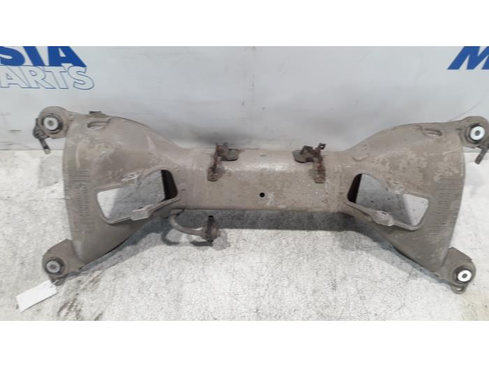 Rear support beam from a Peugeot 508 SW (8E/8U) 2.0 HDiF 16V Autom. 2011