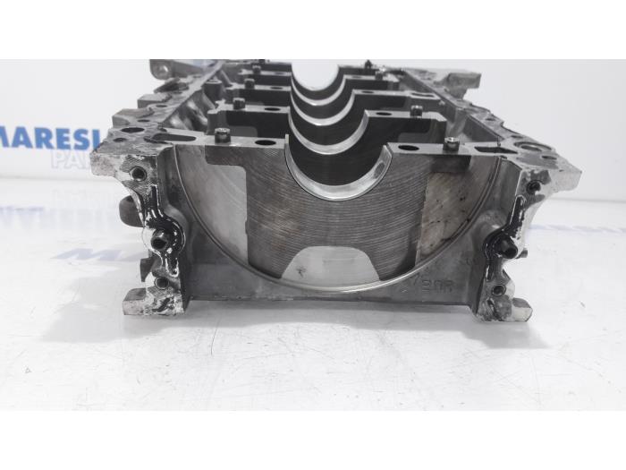 Sump from a Citroën C4 Grand Picasso (3A) 1.6 HDiF 115 2014