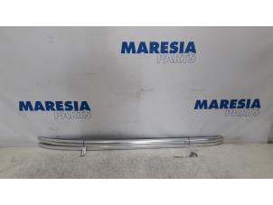 Used Roof rail kit Renault Megane IV Estate (RFBK) 1.2 Energy TCE 130 Price € 157,50 Margin scheme offered by Maresia Parts